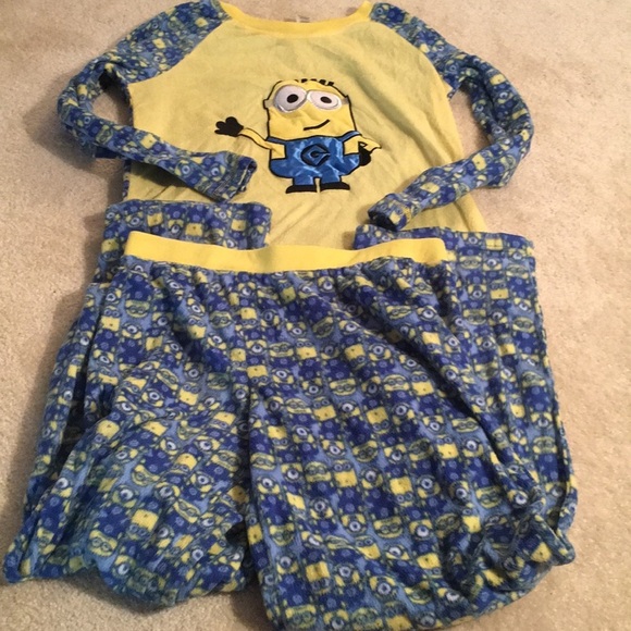 Disney Other - Despicable Me pajama set